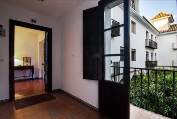 De Dos En Plaza Alfaro Apartamento Sevilha